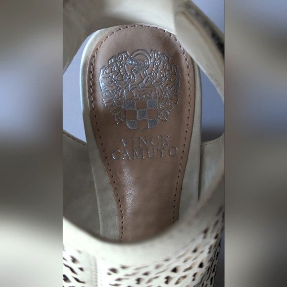 Designer Vince Camuto Perforated Leather Peep Toe Sandals. Size 5M/35 Like New! - Picture 10 of 16